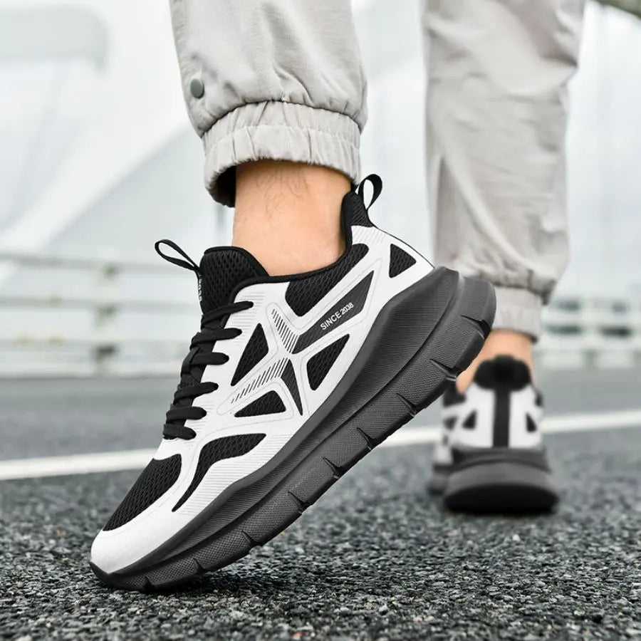 Men's Low-Top Sports Shoes Breathable Lightweight Comfortable Wear-Resistant Thick Bottom Versatile Fashionable Heightening Shoe