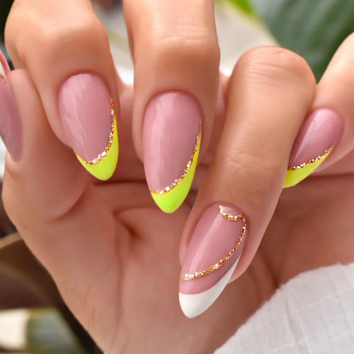 24pcs French False Nails Almond Head Summer Style Glitter Design Fake Nail Patch Full Cover Wearable Women Press on Nail Tips