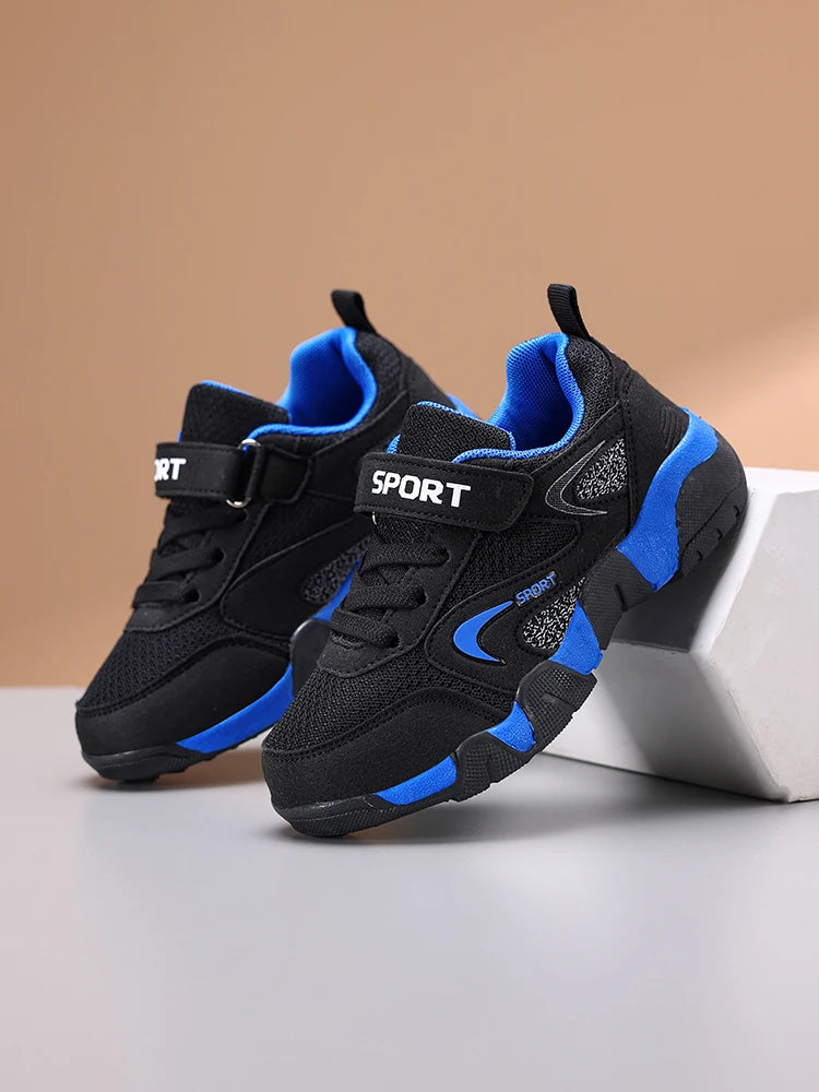 A pair of boys' sports shoes, with mesh upper, anti-slip and wear-resistant sole, and comfortable and soft upperFED-8877