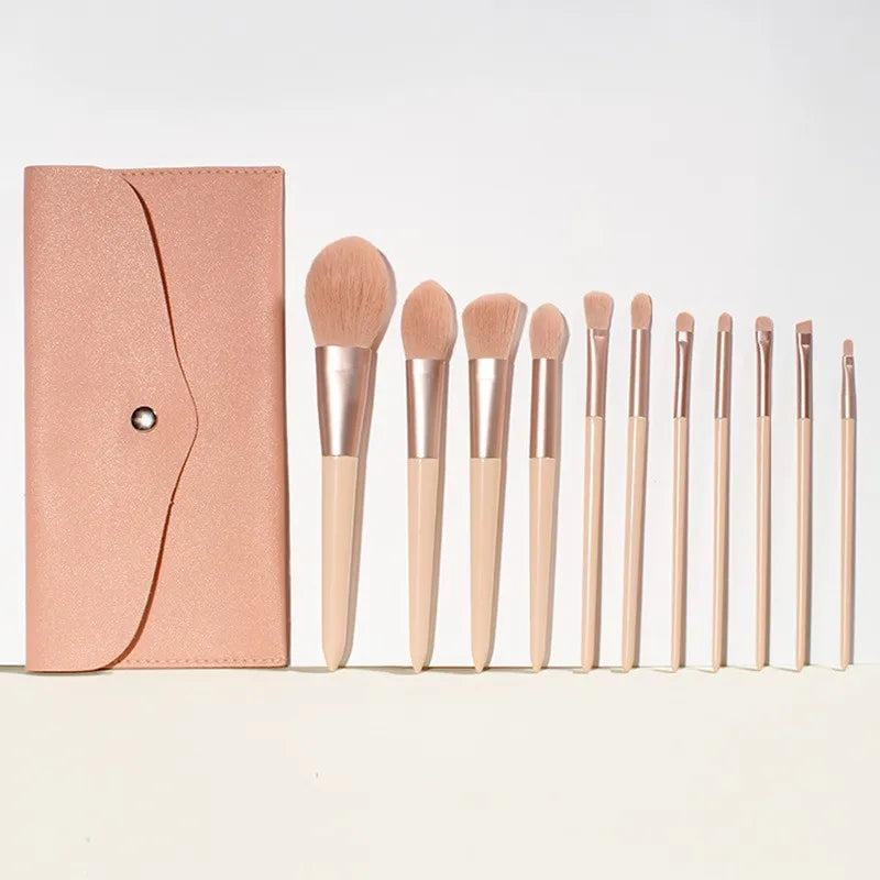11Makeup brush set with soft bristles, blush brush, powder brush, complete set of beauty tools for setting makeup